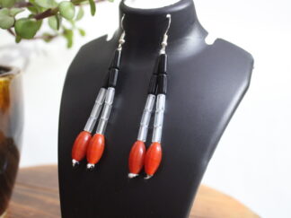 Chic earring with black and sparkling white pipes and small light brown chamtheis | two strings